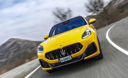 2023 Maserati Grecale Trofeo (Color: Giallo Corse) Front Wallpapers 450x275 (9)