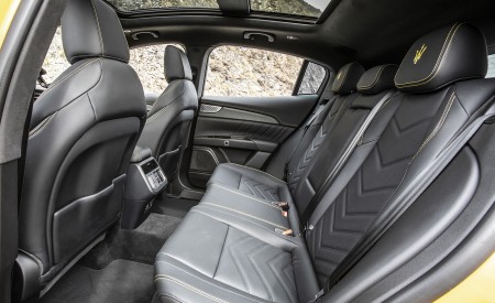 2023 Maserati Grecale Trofeo (Color: Giallo Corse) Interior Rear Seats Wallpapers 450x275 (56)