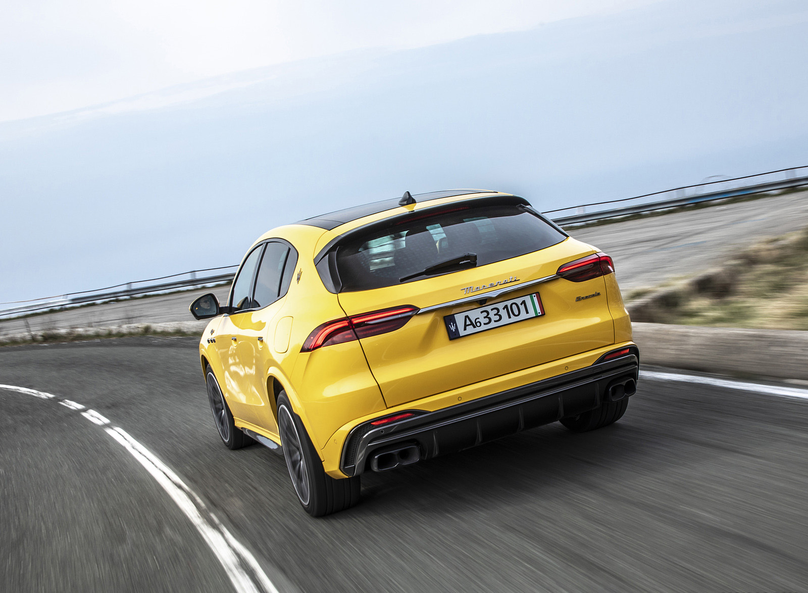 2023 Maserati Grecale Trofeo (Color: Giallo Corse) Rear Wallpapers (12)