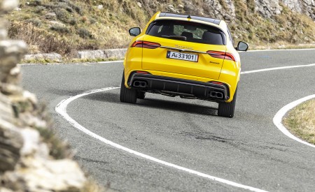 2023 Maserati Grecale Trofeo (Color: Giallo Corse) Rear Wallpapers 450x275 (27)