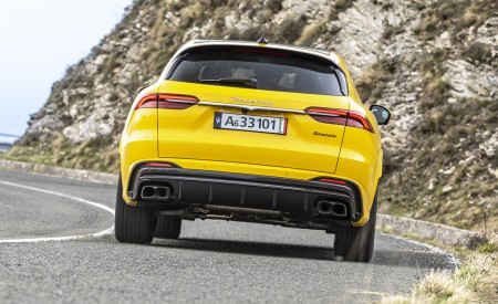 2023 Maserati Grecale Trofeo (Color: Giallo Corse) Rear Wallpapers 450x275 (28)