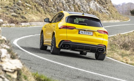 2023 Maserati Grecale Trofeo (Color: Giallo Corse) Rear Wallpapers 450x275 (19)