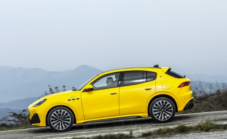 2023 Maserati Grecale Trofeo (Color: Giallo Corse) Side Wallpapers 450x275 (29)