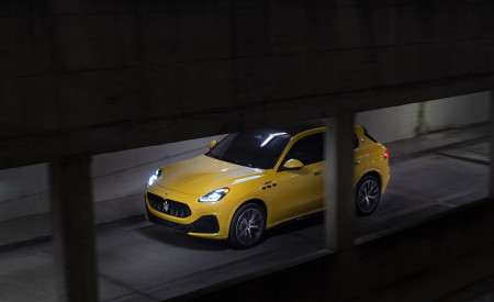 2023 Maserati Grecale Trofeo Front Three-Quarter Wallpapers 450x275 (63)