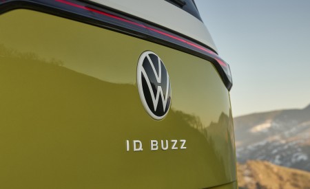 2024 Volkswagen ID. Buzz Badge Wallpapers  450x275 (238)