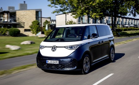 2024 Volkswagen ID. Buzz Front Three-Quarter Wallpapers  450x275 (116)