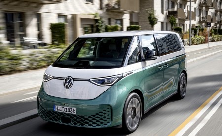 2024 Volkswagen ID. Buzz Front Three-Quarter Wallpapers 450x275 (87)