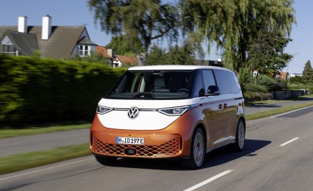 2024 Volkswagen ID. Buzz Front Three-Quarter Wallpapers 450x275 (60)