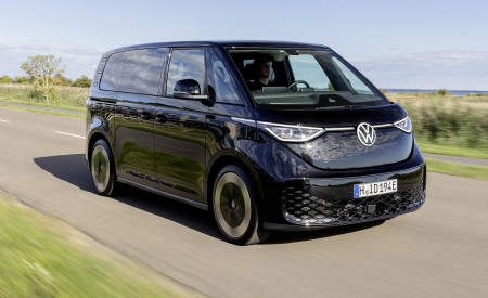 2024 Volkswagen ID. Buzz Front Three-Quarter Wallpapers 450x275 (150)