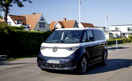 2024 Volkswagen ID. Buzz Front Three-Quarter Wallpapers 450x275 (115)