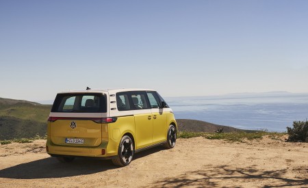 2024 Volkswagen ID. Buzz Rear Three-Quarter Wallpapers  450x275 (195)