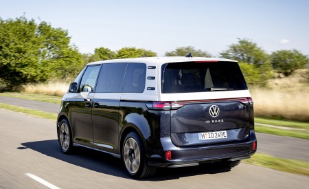 2024 Volkswagen ID. Buzz Rear Three-Quarter Wallpapers  450x275 (119)