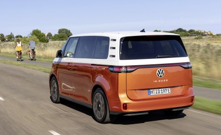 2024 Volkswagen ID. Buzz Rear Three-Quarter Wallpapers  450x275 (62)