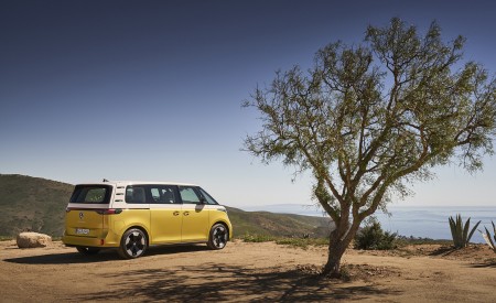 2024 Volkswagen ID. Buzz Rear Three-Quarter Wallpapers 450x275 (198)