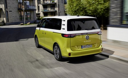 2024 Volkswagen ID. Buzz Rear Three-Quarter Wallpapers 450x275 (8)