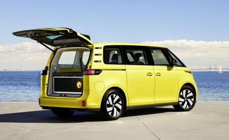 2024 Volkswagen ID. Buzz Rear Three-Quarter Wallpapers 450x275 (175)