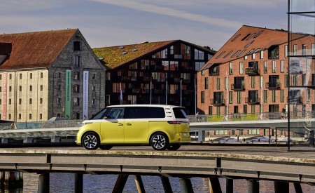 2024 Volkswagen ID. Buzz Side Wallpapers 450x275 (15)