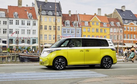 2024 Volkswagen ID. Buzz Side Wallpapers 450x275 (12)