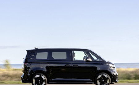 2024 Volkswagen ID. Buzz Side Wallpapers 450x275 (155)