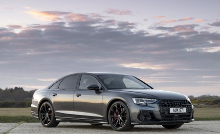2022 Audi S8 (UK-Spec) Front Three-Quarter Wallpapers  450x275 (14)