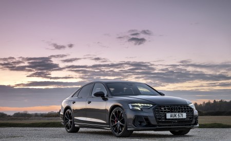 2022 Audi S8 (UK-Spec) Front Three-Quarter Wallpapers 450x275 (16)