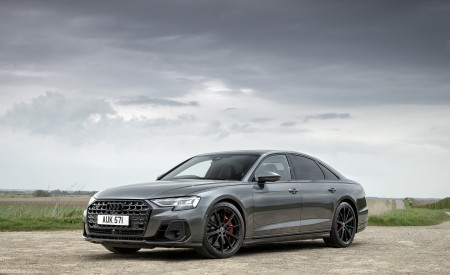 2022 Audi S8 (UK-Spec) Front Three-Quarter Wallpapers 450x275 (19)