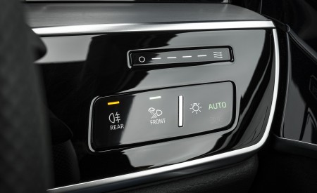 2022 Audi S8 (UK-Spec) Interior Detail Wallpapers  450x275 (58)