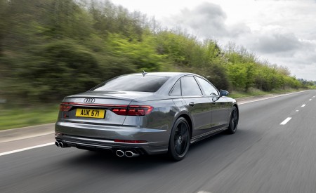 2022 Audi S8 (UK-Spec) Rear Three-Quarter Wallpapers 450x275 (8)