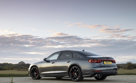 2022 Audi S8 (UK-Spec) Rear Three-Quarter Wallpapers  450x275 (18)