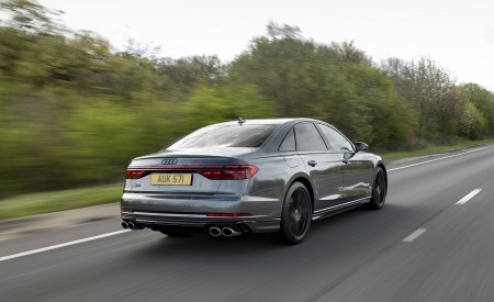 2022 Audi S8 (UK-Spec) Rear Three-Quarter Wallpapers  450x275 (10)