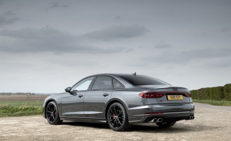 2022 Audi S8 (UK-Spec) Rear Three-Quarter Wallpapers 450x275 (20)