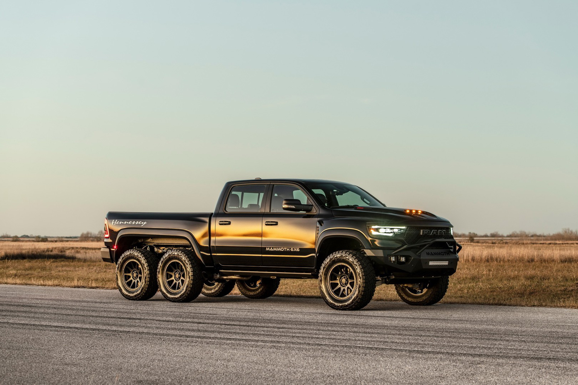 2022 Hennessey Mammoth 1000 6x6 TRX Front Three-Quarter Wallpapers (4)