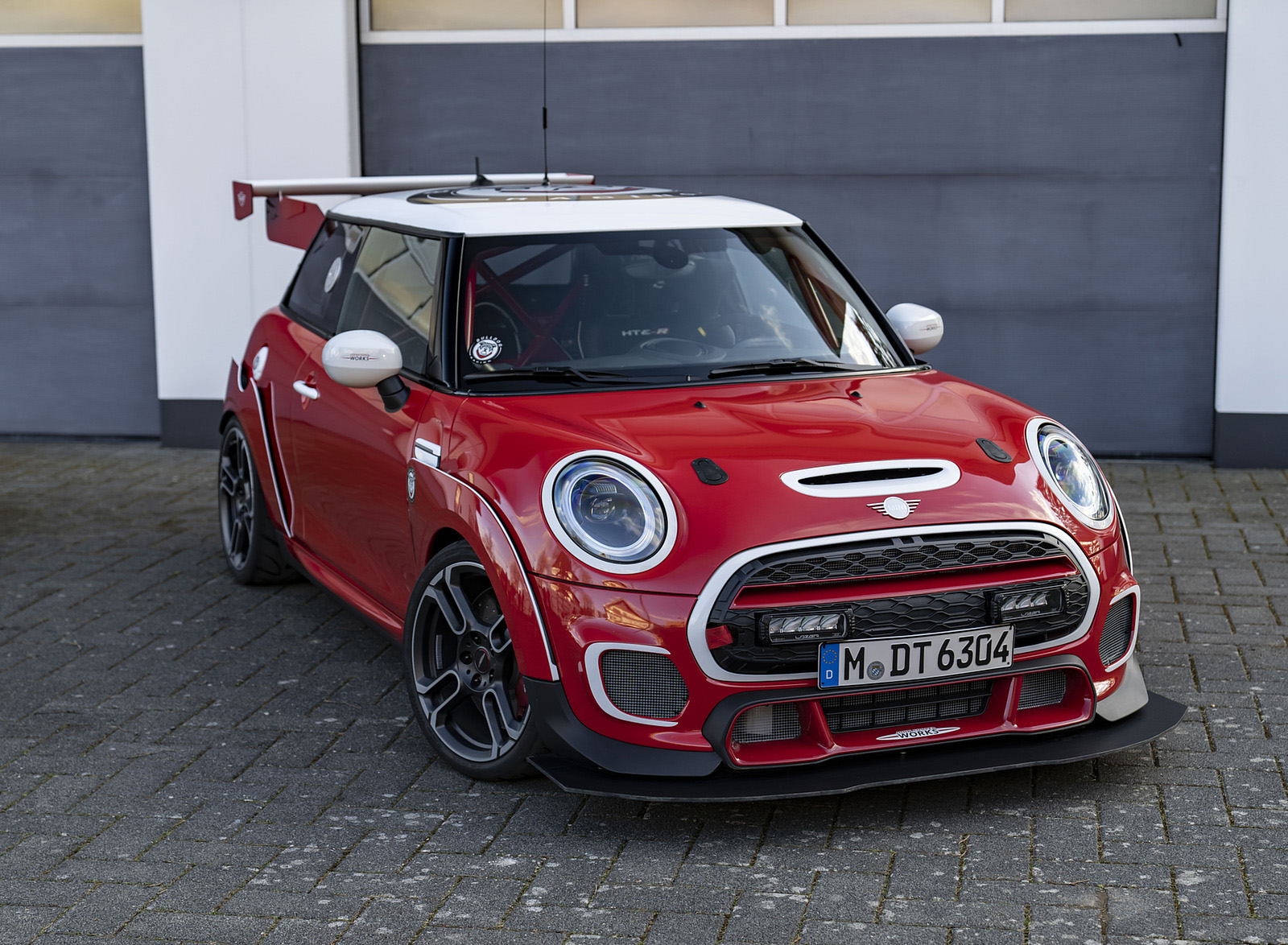 2022 MINI John Cooper Works 24h Nürburgring Front Three-Quarter Wallpapers #2 of 46