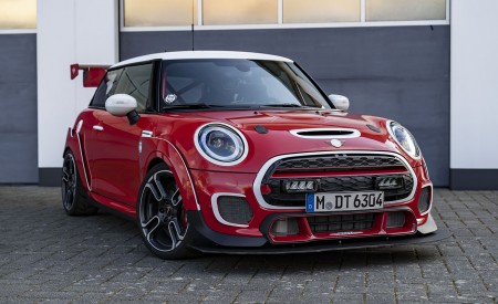 2022 MINI John Cooper Works 24h Nürburgring Front Three-Quarter Wallpapers 450x275 (3)