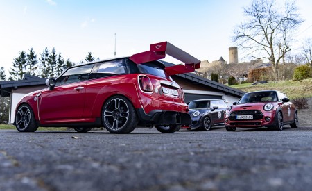 2022 MINI John Cooper Works 24h Nürburgring Rear Three-Quarter Wallpapers 450x275 (25)