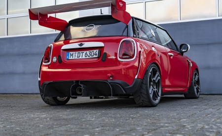 2022 MINI John Cooper Works 24h Nürburgring Rear Three-Quarter Wallpapers 450x275 (8)