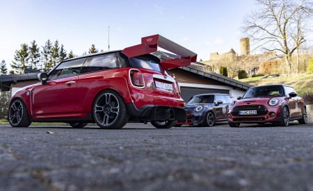 2022 MINI John Cooper Works 24h Nürburgring Rear Three-Quarter Wallpapers 450x275 (24)