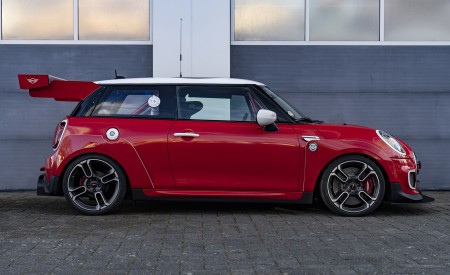 2022 MINI John Cooper Works 24h Nürburgring Side Wallpapers 450x275 (6)