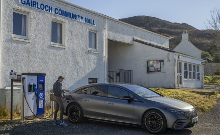 2022 Mercedes-AMG EQS 53 (UK-Spec) Charging Wallpapers 450x275 (29)