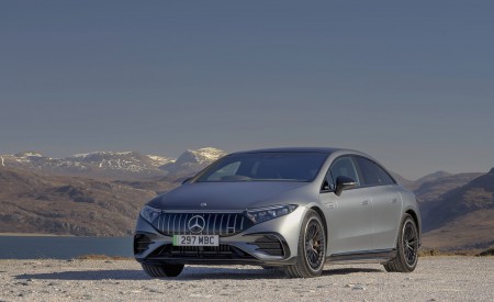 2022 Mercedes-AMG EQS 53 (UK-Spec) Front Three-Quarter Wallpapers 450x275 (23)