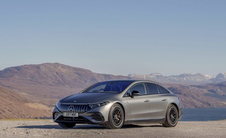 2022 Mercedes-AMG EQS 53 (UK-Spec) Front Three-Quarter Wallpapers 450x275 (26)