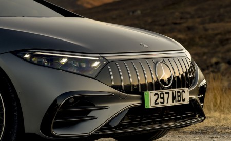2022 Mercedes-AMG EQS 53 (UK-Spec) Front Wallpapers 450x275 (31)