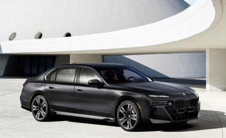 2023 BMW 7 Series 760i xDrive Front Three-Quarter Wallpapers 450x275 (10)