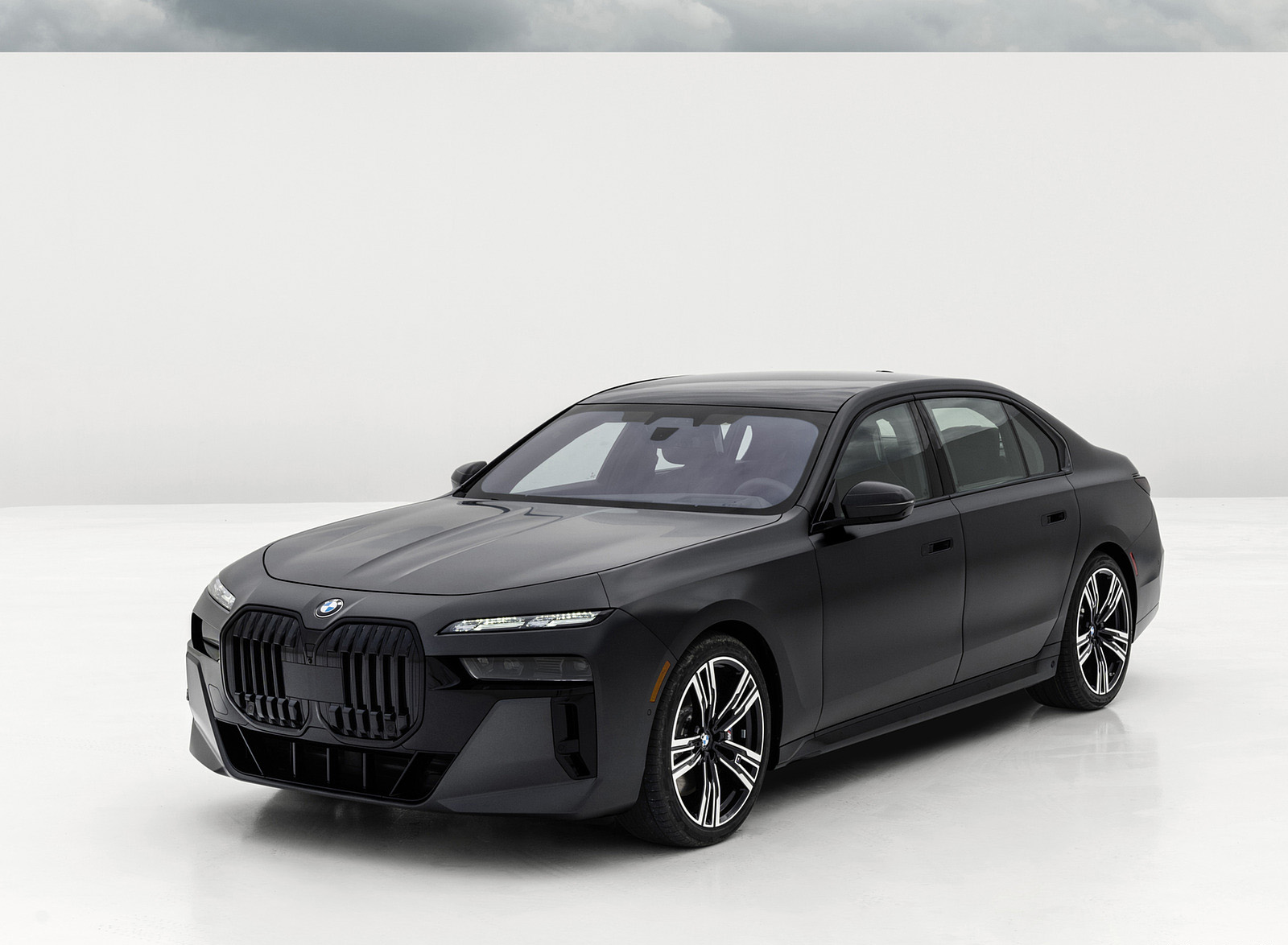 2023 BMW 7 Series 760i xDrive Front Three-Quarter Wallpapers (12)