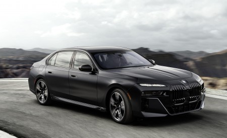 2023 BMW 7 Series 760i xDrive Front Three-Quarter Wallpapers 450x275 (6)