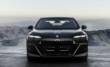 2023 BMW 7 Series 760i xDrive Front Wallpapers 450x275 (17)