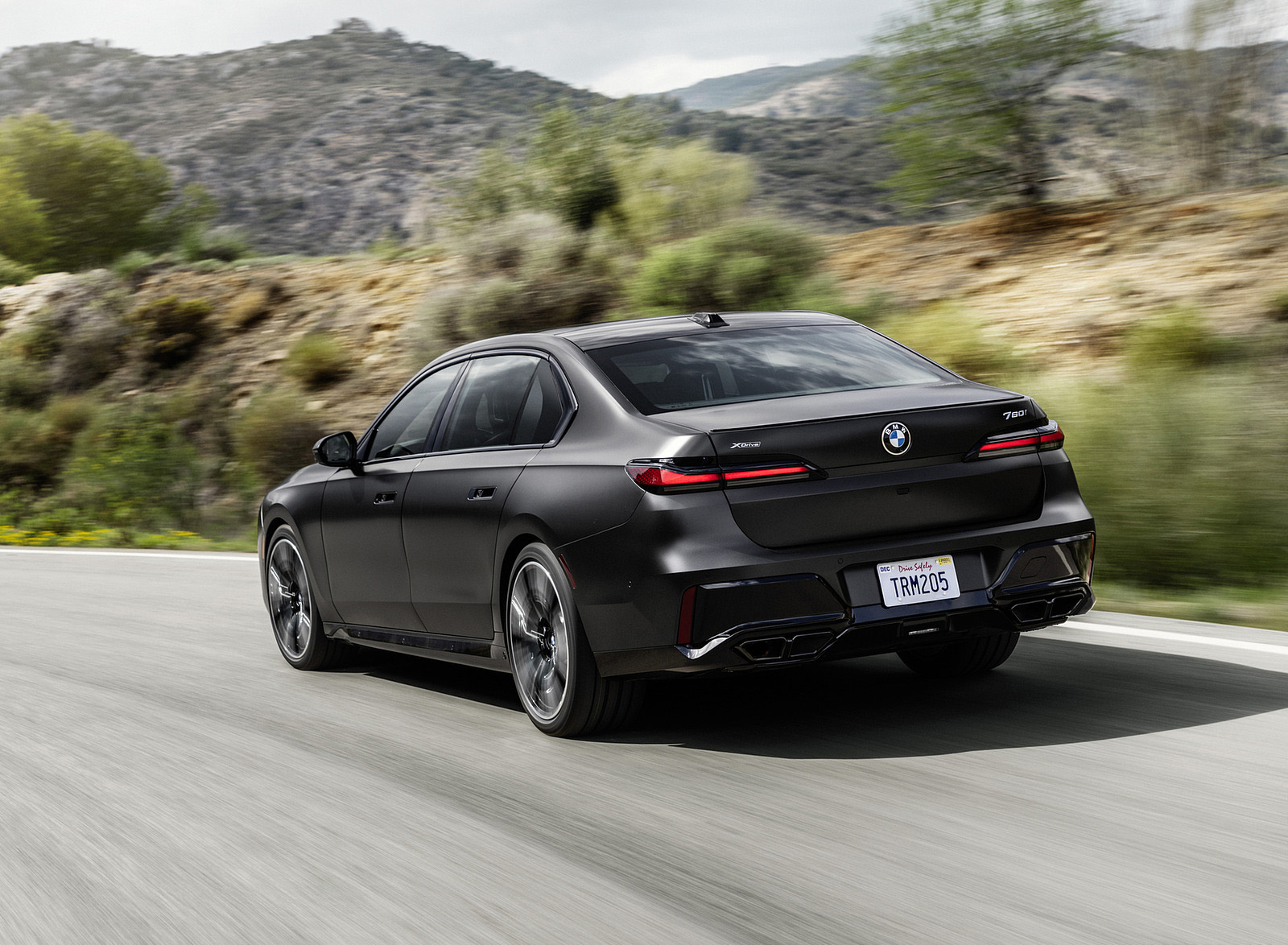 2023 BMW 7 Series 760i xDrive Rear Three-Quarter Wallpapers (9)