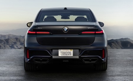 2023 BMW 7 Series 760i xDrive Rear Wallpapers 450x275 (22)