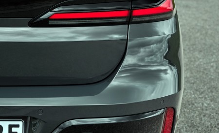 2023 BMW M760e xDrive Exhaust Wallpapers 450x275 (32)