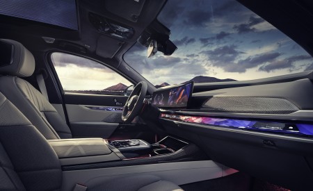 2023 BMW M760e xDrive Interior Detail Wallpapers  450x275 (66)